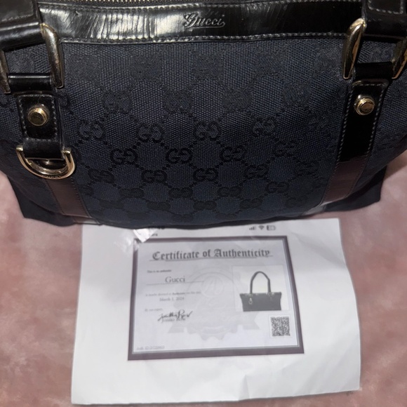 🔥AUTHENTIC GUCCI PURSE WITH C.O.A🔥 - Picture 2 of 8